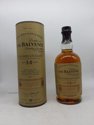 une bouteille de whisky single malt écossais Balvenie 14 ans d'âge