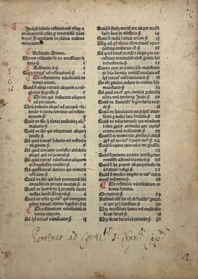 un vieux livre dont une page comporte des notes manuscrites