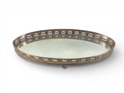 WMF Important centre de table ovale en métal argenté, la gal… - Photo 1