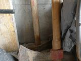 tout un tas d'outils qui traînent dans une pièce