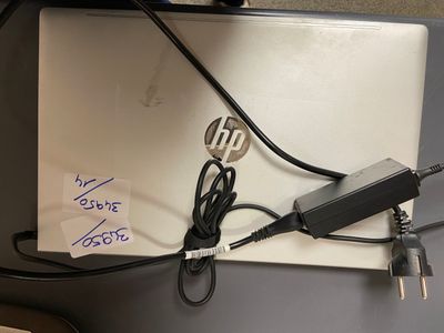 Un ordinateur portable HP PROBOOK 455 G9 avec chargeur -  Frais de ven - Photo 1