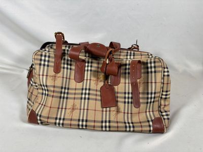 Sac à main vintage à carreaux Burberl avec des anses en cuir marron