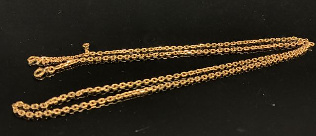 Chaîne de cou en or 18 carats 750 millièmes. PB : 11,57gr. En règ...
