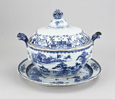 blue and white porcelain tureeny dish with lid and saucer