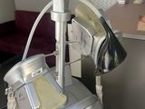 a machine that is sitting on a table in a room