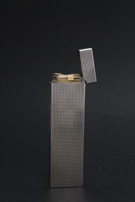 Briquet de table DUPONT en métal argenté