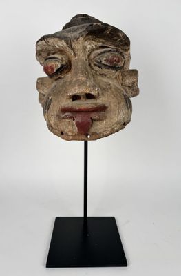 Cameroun masque casque Bamiléké à engobe noire et rouge sur …