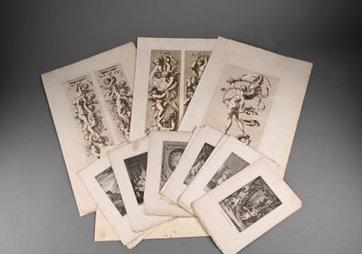 quelques vieilles photos en noir et blanc représentant une série de dessins