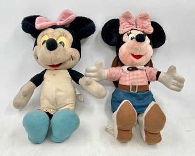377 / CH-T2 / Disney, lot de deux peluches Minnie Mous…