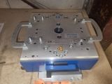 l'image d'une machine posée sur une table