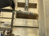 une échelle menant au sommet d'un immeuble