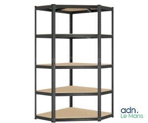 un gros plan d'une étagère comportant quatre tablettes