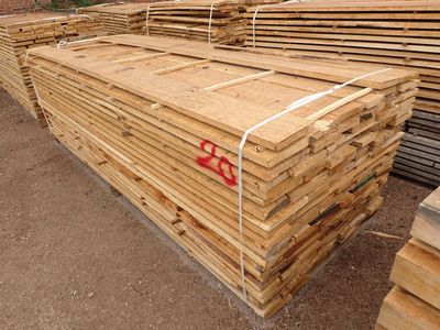 beaucoup de bois empilé les uns sur les autres