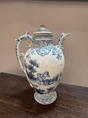 aiguière couverte en faïence de Delft, marquée AK. - Photo 1