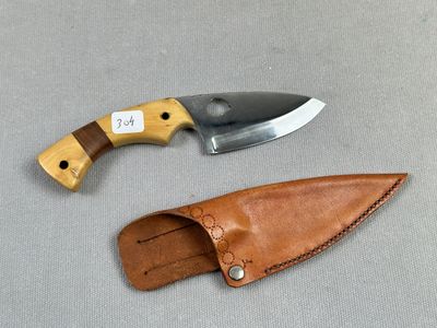 Couteau, poignée en buis, lame en acier carbone sandwich, ét…