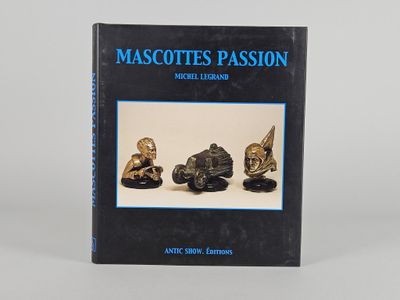 la couverture d'un livre sur laquelle figurent trois figurines représentant un homme et une femme