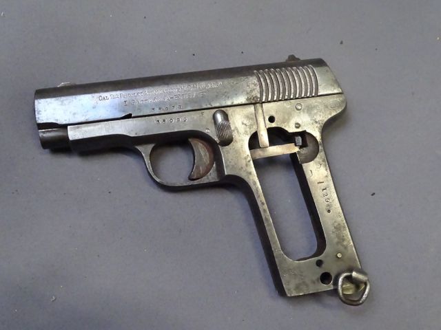 CAT B : BF701-C22-36989 –Pistolet Ruby incomplet pour pièces - (a...