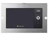 Le micro-ondes est de couleur argentée et dispose d'un écran numérique sur la face avant.