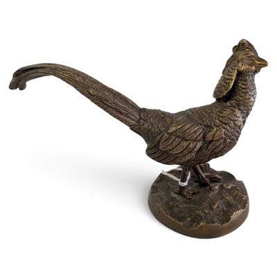 figurine de faisan en bronze sur socle, sur fond blanc