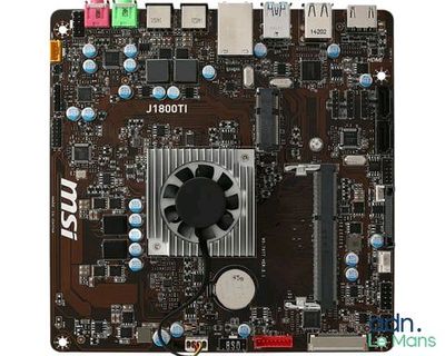 un gros plan d'une carte mère surmontée d'un ventilateur