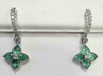 Paire DE Pendants D'Oreilles EN OR Blanc OrnÉE D'ÉMeraudes E…