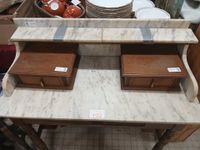 VENTE VOL : Table de toilette fin XIXe, en bois massif, avec… (photo 2)