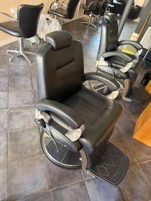 many chairs in the salon waiting for customers to use