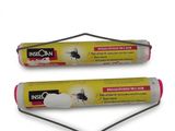 deux tubes d'anti-moustiques et un tube d'anti-moustiques sur fond blanc