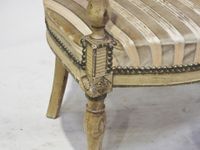 Deux fauteuils pouvant former paire en bois mouluré, sculpté… (photo 5)