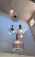 Cinq suspensions formant plafonnier en verre fumé et métal c… (photo 3)