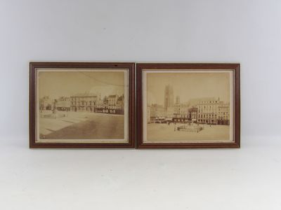 deux photographies encadrées représentant une ville avec une tour horloge en arrière-plan