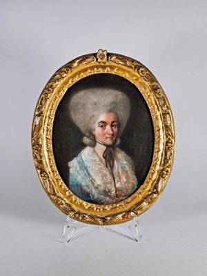 portrait d'une dame en robe bleue et chapeau blanc