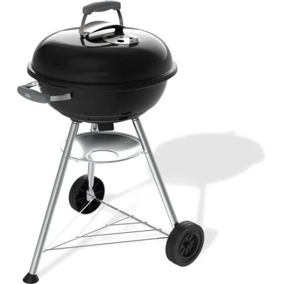 une image représentant un barbecue noir à roulettes sur fond blanc