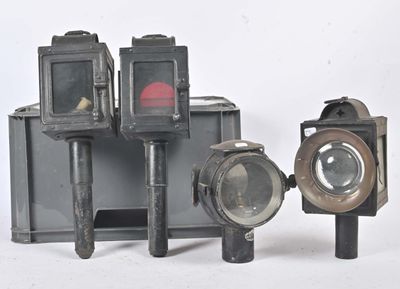 three different types of cameras sitting next to each other
