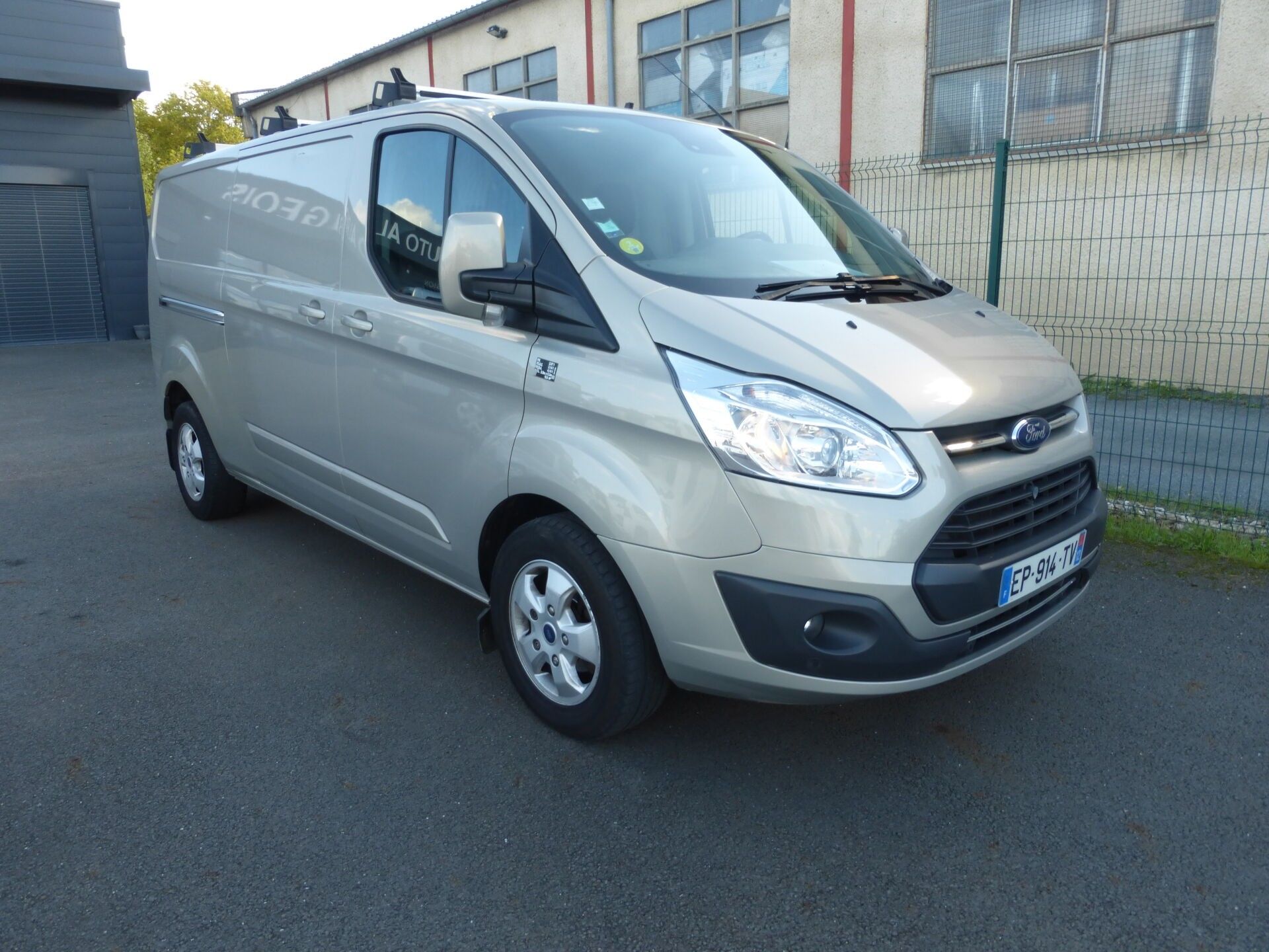 FORD TRANSIT CUSTOM - Genre : CTTE - Carrosserie : FOURGON -…