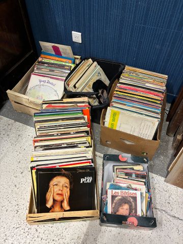 Important lot de Vinyles 33 tours variété française et classique.