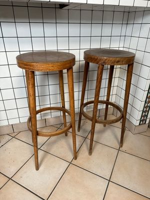 PAIRE de tabourets de style "bistrot" en bois. - Photo 1