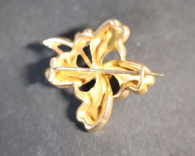 Broche fleur en or jaune 750 ml centrée d'une perle - Photo 1