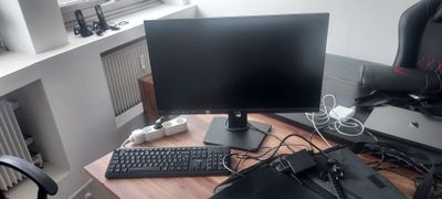 2 écrans d'ordinateur IYAMA VENTE EN LIVE, sur désignation d…