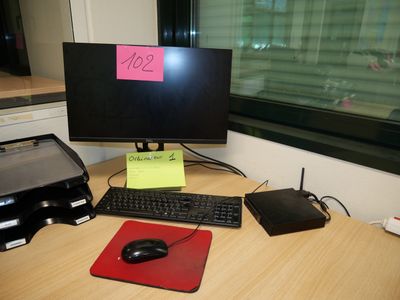 ordinateur 1 : une mini UC DEL CORE i5, 8th GenL , un écran …