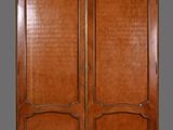 armoire ancienne en bois à deux portes et deux tiroirs
