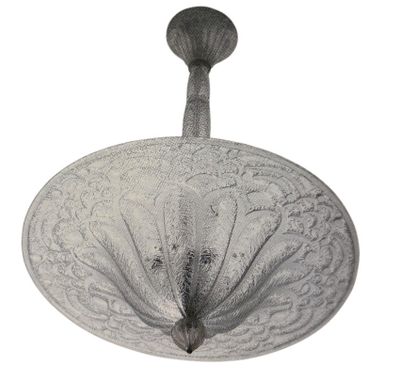 une image représentant un plafonnier décoratif au design ornemental