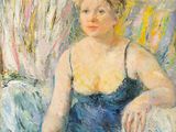 tableau représentant une femme en robe bleue assise sur un canapé