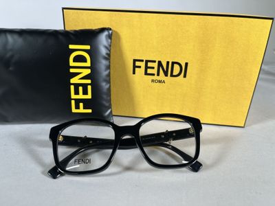 Lunettes Fendi avec étui et pochette