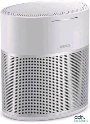 L'enceinte Bluetooth Bose est présentée en blanc.