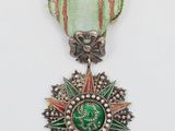 Gros plan sur une médaille portant une étoile