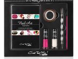 kit de manucure pour nail art comprenant un pinceau à ongles et du vernis à ongles