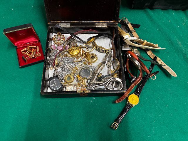 Lot de 2 boîtes de bijoux et montre fantaisies