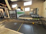 l'image d'une machine installée dans une pièce