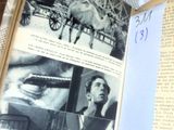 un livre ouvert sur lequel figure l'image d'un cheval et d'une calèche